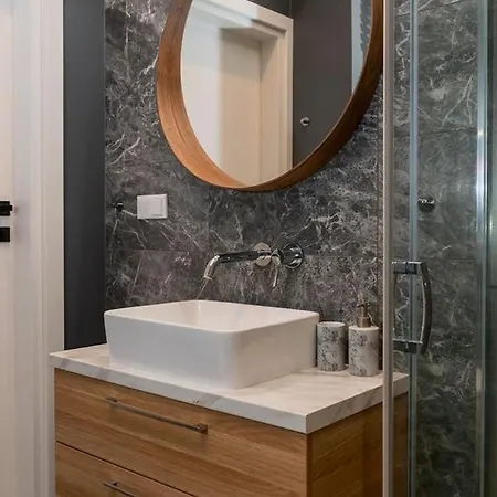 Czapla Nad Jeziorakiem Apartament *